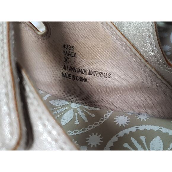 Coral Bay Gold Multiple Adjustable Strap Open Toe Sandals - Size 10 - Picture 8 of 10